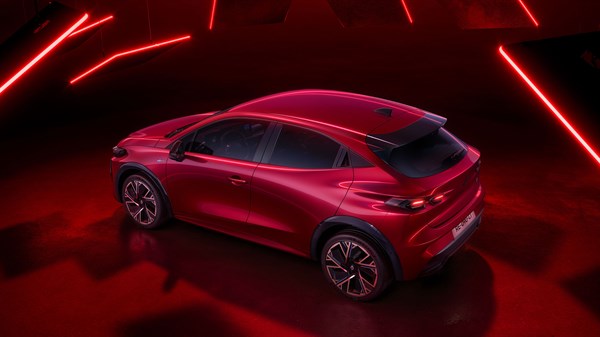 profil de Renault Clio avec les jantes 18’’ en version esprit Alpine