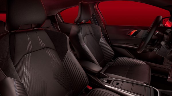 sièges enveloppants - Renault Clio