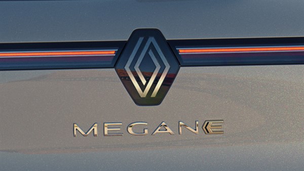 Nouvelle Renault Megane E-Tech 100% électrique - nouveau badge 